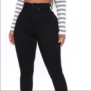 🚨MUST GO🚨NWT Fashion Nova Black Jeans